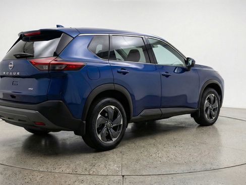 Used 2025 Nissan Rogue SV AWD/4WD image 9