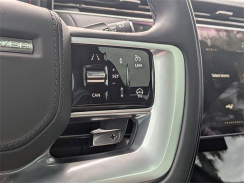 Used 2024 Land Rover Range Rover Long Wheelbase SE image 19