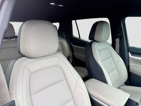 Used 2026 GMC Terrain Elevation w/ Elevation Premium Package FWD image 24