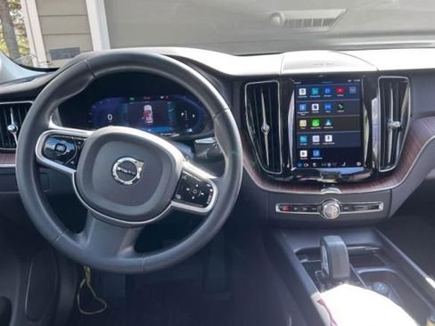 Used 2023 Volvo XC60 B5 Plus w/ Protection Package Premier image 9