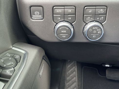 New 2026 GMC Sierra 1500 SLT w/ SLT Premium Package image 18