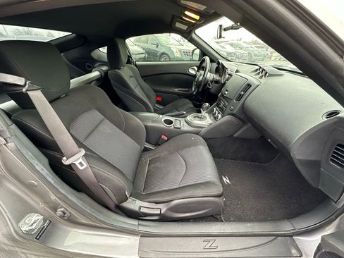 Used 2014 Nissan 370Z Coupe image 10