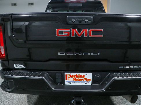 Used 2023 GMC Sierra 2500 Denali w/ Denali Ultimate Package AWD/4WD image 8