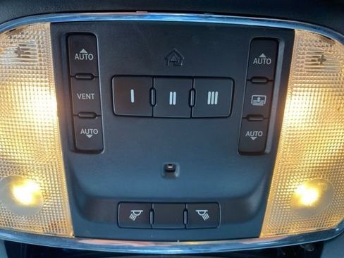 Used 2013 Chrysler 300 S image 25