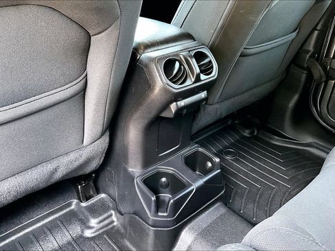 Used 2019 Jeep Wrangler Unlimited Sport S AWD/4WD image 10