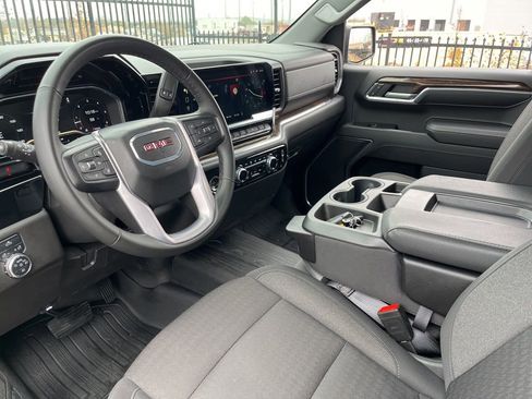 Used 2024 GMC Sierra 1500 Elevation image 18