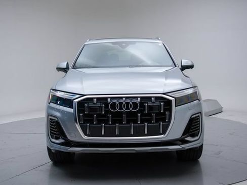 Used 2025 Audi Q7 3.0T Premium Plus AWD/4WD image 8