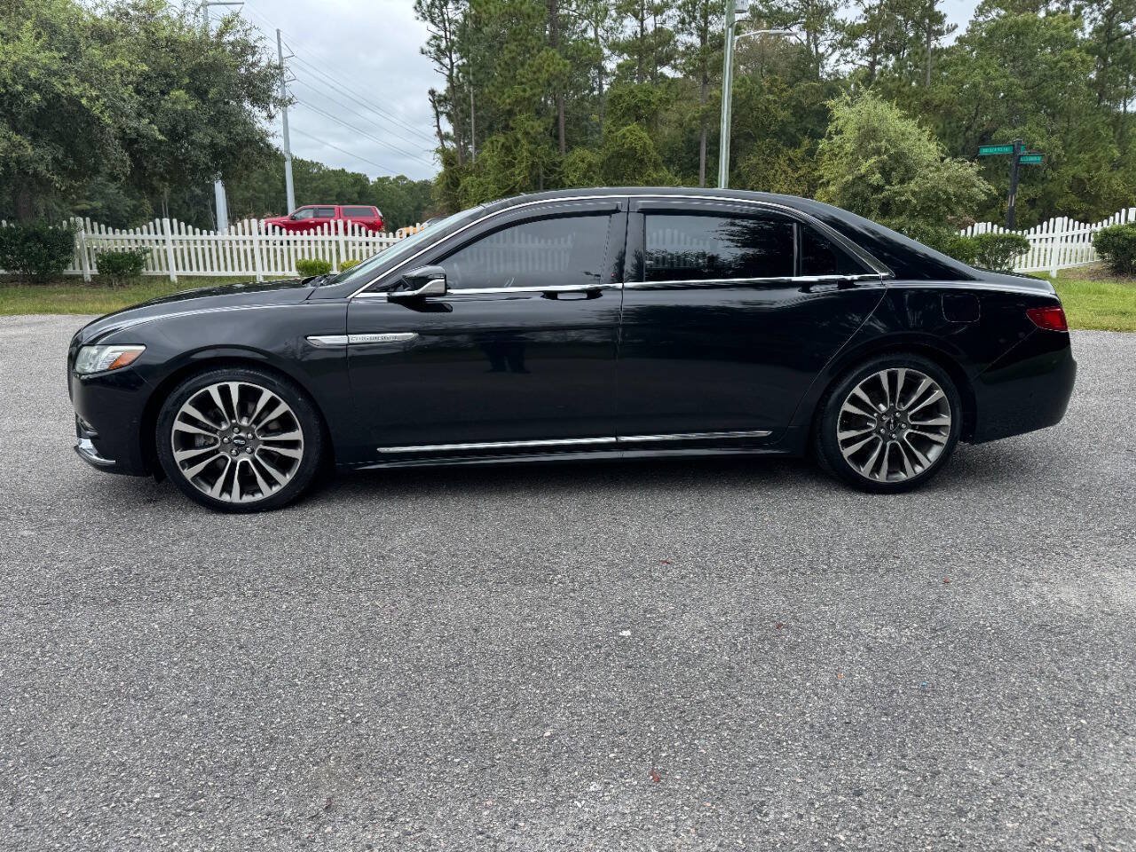 Used 2017 Lincoln Continental Reserve w/ Luxury Package AWD/4WD image 3