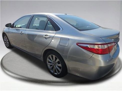 Used 2017 Toyota Camry XLE image 9