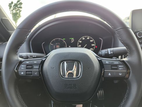 Used 2025 Honda Civic Sport image 25