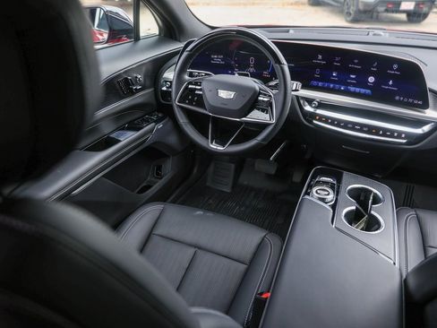 Used 2025 Cadillac Lyriq Luxury image 26