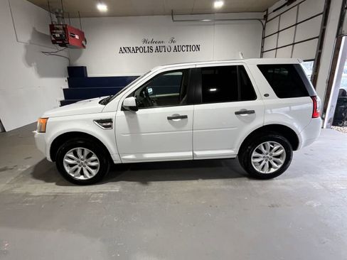 Used 2012 Land Rover LR2 HSE image 1