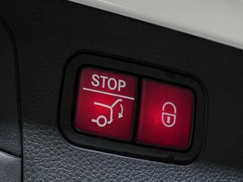 Used 2017 Mercedes-Benz GLC 300 image 27