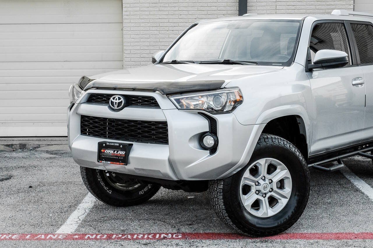 Used 2016 Toyota 4Runner SR5 AWD/4WD image 5