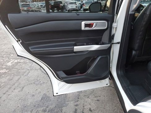 Used 2022 Ford Explorer Limited w/ Equipment Group 301A image 25