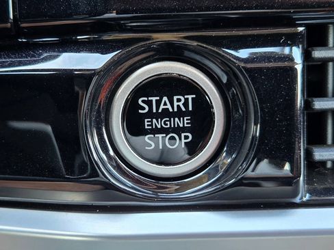 Used 2023 Nissan Pathfinder Platinum FWD image 26