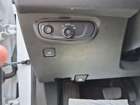 Used 2020 GMC Terrain SLE w/ Driver Convenience Package AWD/4WD image 19