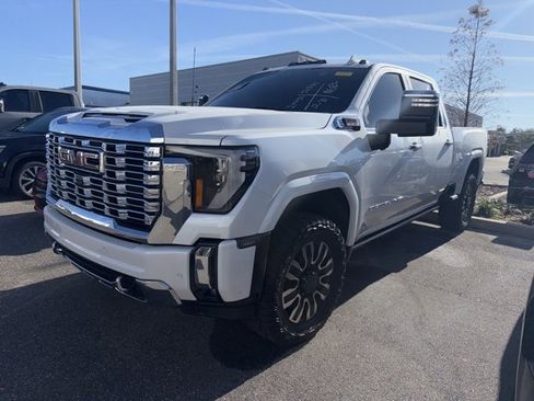 Used 2024 GMC Sierra 2500 Denali w/ Max Trailering Package image 3