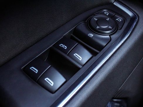 Used 2024 GMC Sierra 1500 Elevation image 10