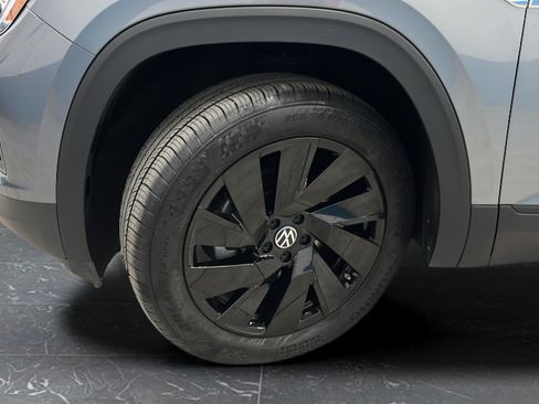 Used 2024 Volkswagen Atlas Cross Sport SE w/ Black Wheel Package AWD/4WD image 33