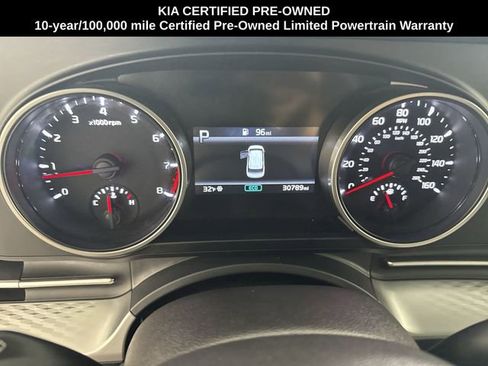 Certified 2023 Kia Carnival LX image 15
