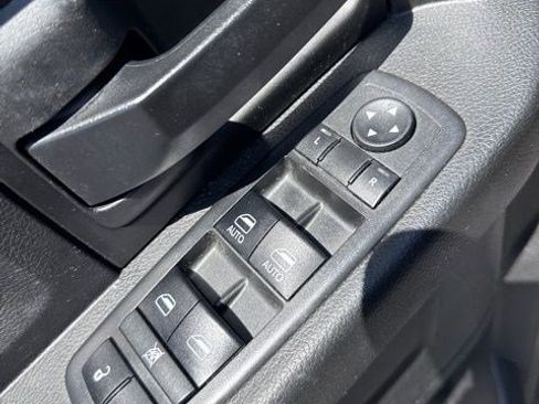 Used 2019 RAM 1500 Express AWD/4WD image 9