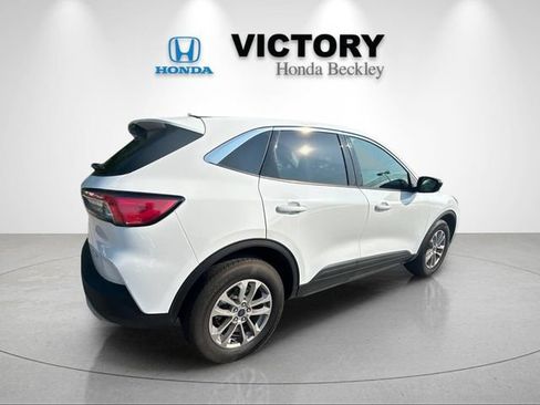 Used 2022 Ford Escape SE w/ Cold Weather Package AWD/4WD image 5