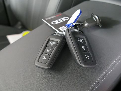 Used 2025 Audi Q5 Premium Plus image 21