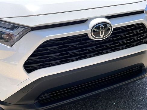 Used 2025 Toyota RAV4 LE image 30