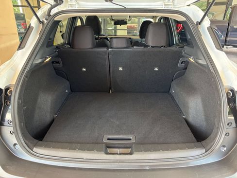 Used 2026 Nissan Kicks SV w/ Cold Weather Package FWD image 25