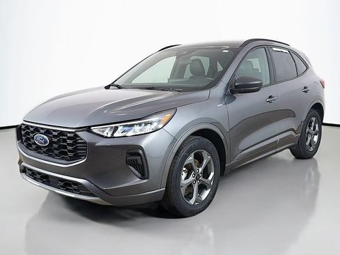 Used 2023 Ford Escape ST-Line w/ Tech Pack #1 AWD/4WD image 9