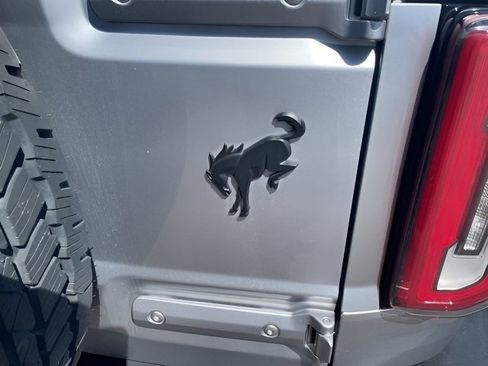 Used 2021 Ford Bronco Outer Banks image 11