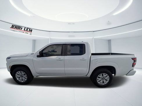 Used 2023 Nissan Frontier SV AWD/4WD image 6