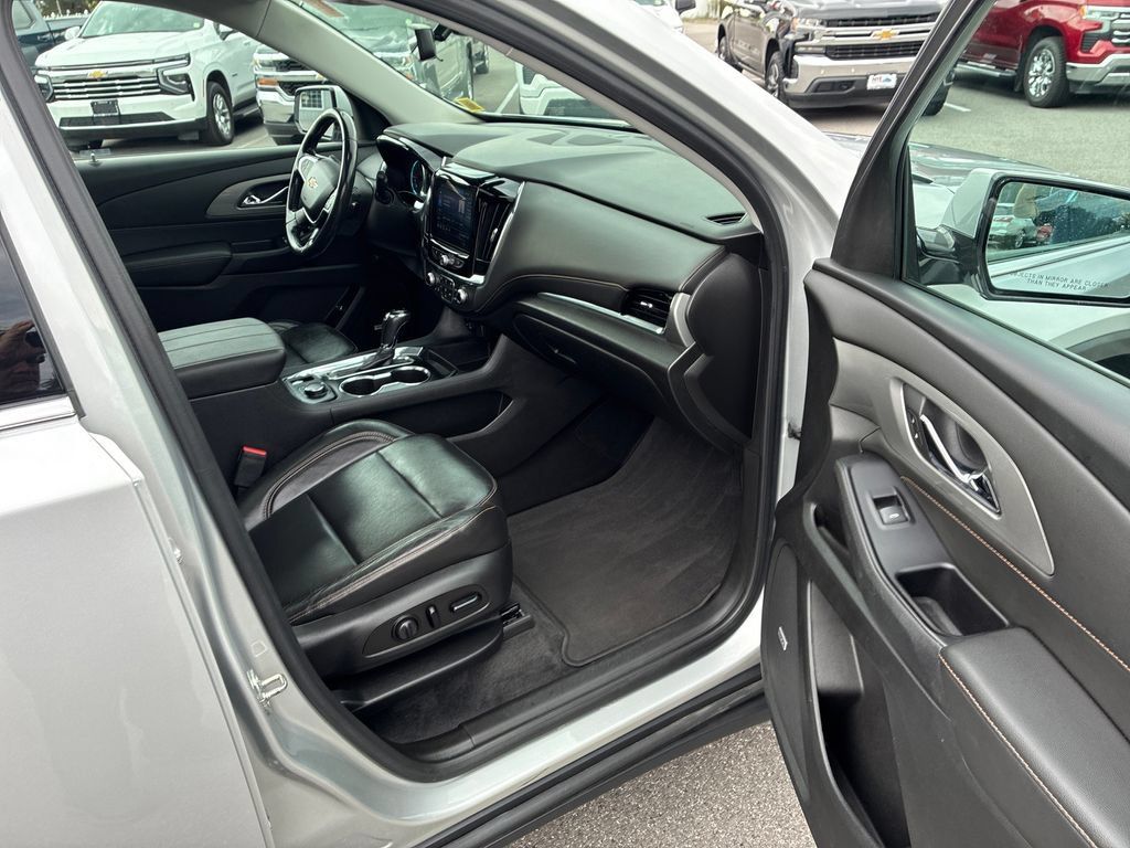 Used 2020 Chevrolet Traverse LT w/ LT Premium Package AWD/4WD image 33