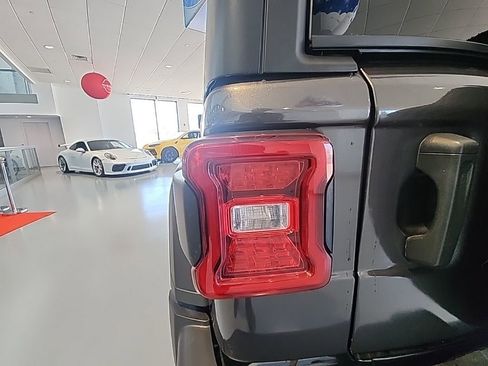Used 2021 Jeep Wrangler Unlimited Sport image 14