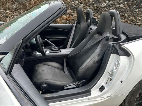 Used 2016 MAZDA MX-5 Miata Sport image 21
