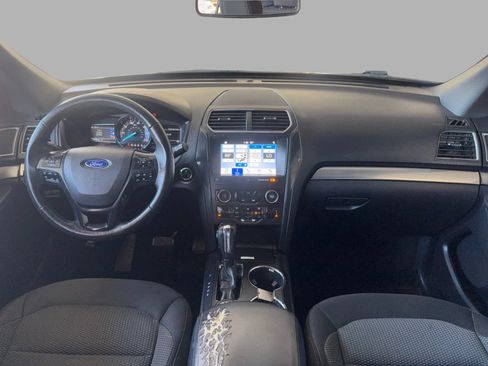Used 2018 Ford Explorer XLT w/ Equipment Group 201A AWD/4WD image 31