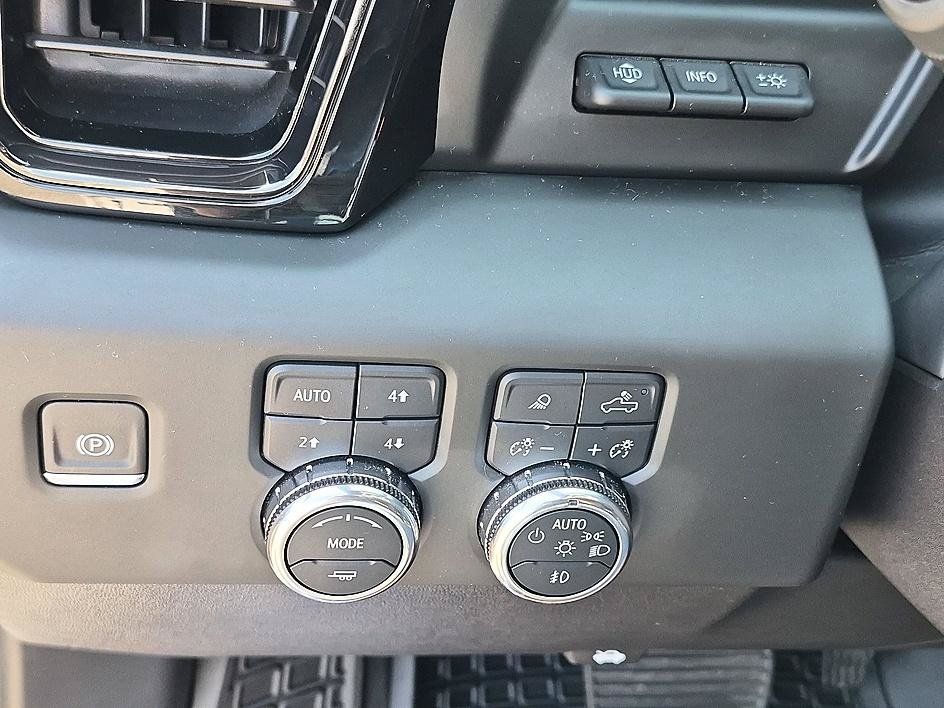 Used 2024 GMC Sierra 1500 AT4X w/ AT4X AEV Edition AWD/4WD image 21