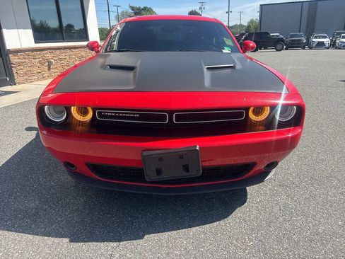Used 2023 Dodge Challenger SXT image 10