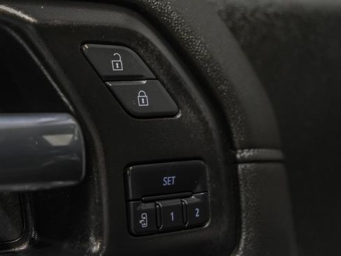Used 2022 Chevrolet Silverado 2500 LTZ w/ LTZ Convenience Package AWD/4WD image 42
