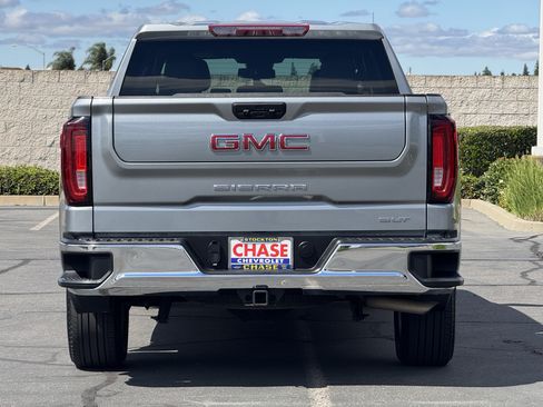 Used 2025 GMC Sierra 1500 SLT AWD/4WD image 6