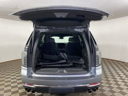 Used 2025 Chevrolet Tahoe Premier AWD/4WD image 17