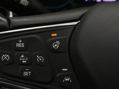 Used 2020 Chevrolet Equinox Premier FWD image 22