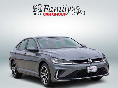 New 2026 Volkswagen Jetta SE FWD image 2