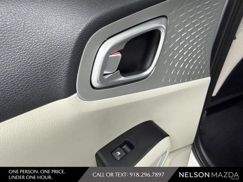 Used 2020 Kia Soul LX FWD image 32