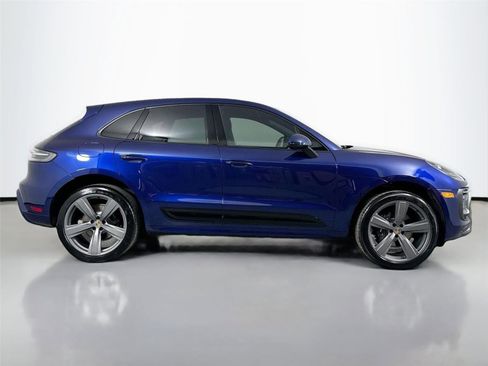 Certified 2026 Porsche Macan AWD/4WD image 8