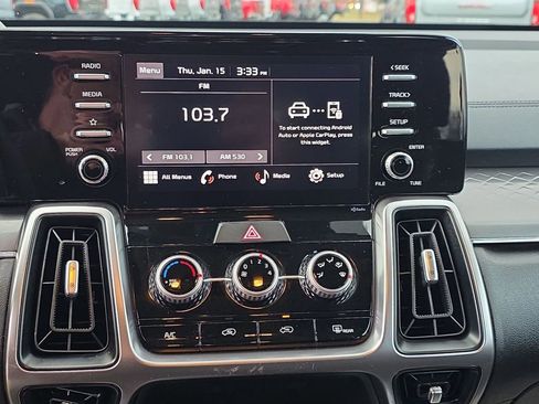 Used 2023 Kia Sorento LX image 19