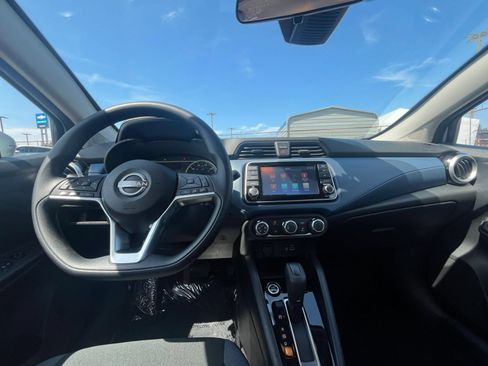 Used 2025 Nissan Versa SV FWD image 32