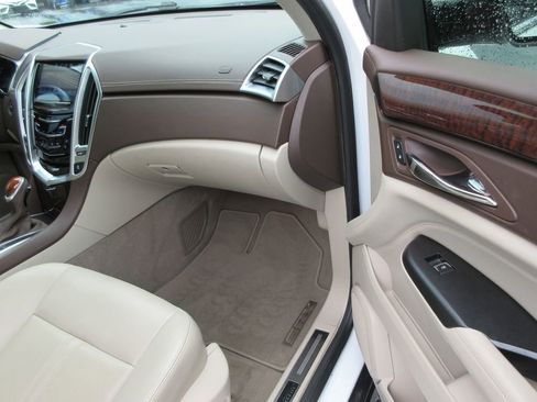 Used 2016 Cadillac SRX Performance w/ Driver Awareness Package image 19