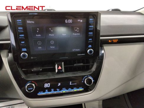 Used 2022 Toyota Corolla LE FWD image 19